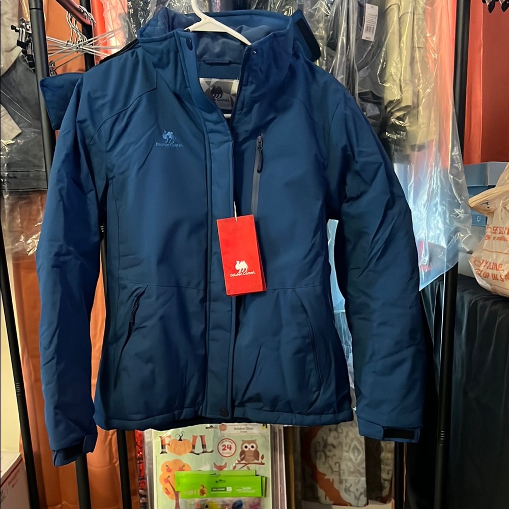 Modern Blue Puffer Jacket with Quilted Design